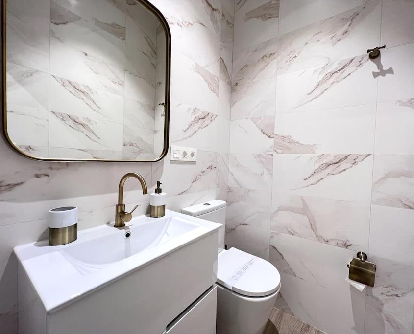 Appartamento Auxiliadora Luxury Siviglia Esterno foto