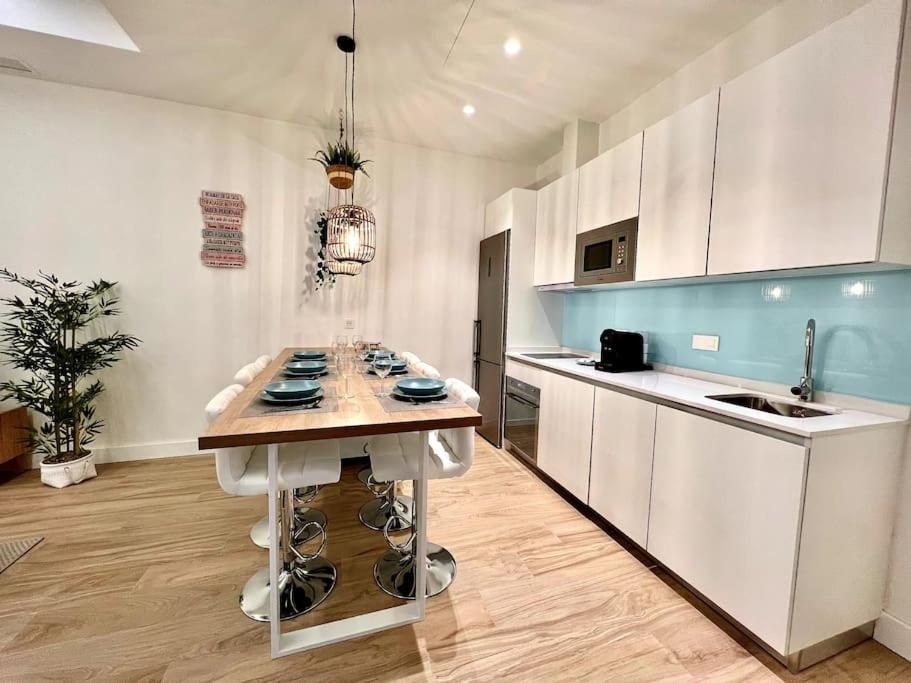 Appartamento Auxiliadora Luxury Siviglia Esterno foto